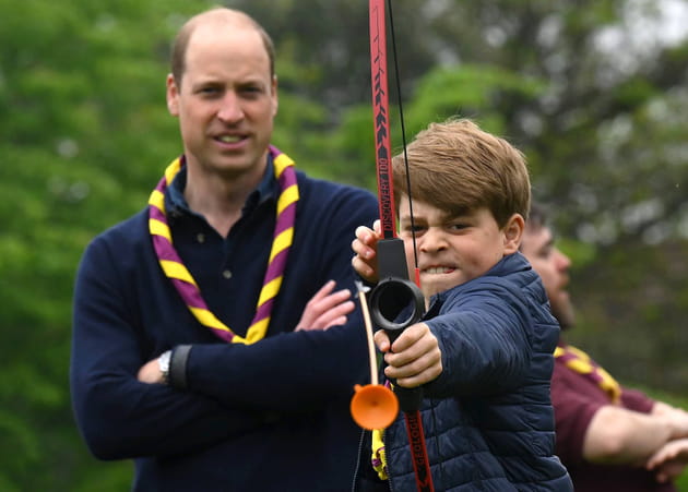 Prince George met du c&oelig;ur &agrave; l'ouvrage... sous le regard fier de son p&egrave;re William&nbsp;!