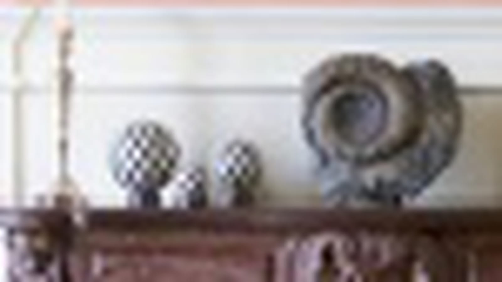 Esquisses et objets décoratifs