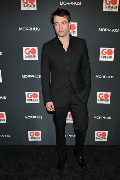 Robert Pattinson en smoking noir