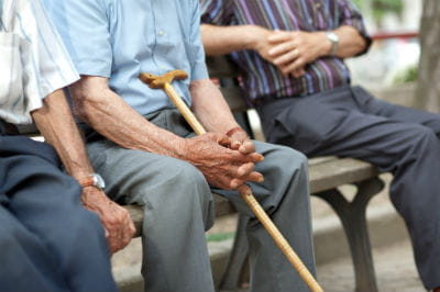 personnes ã¢gã©es