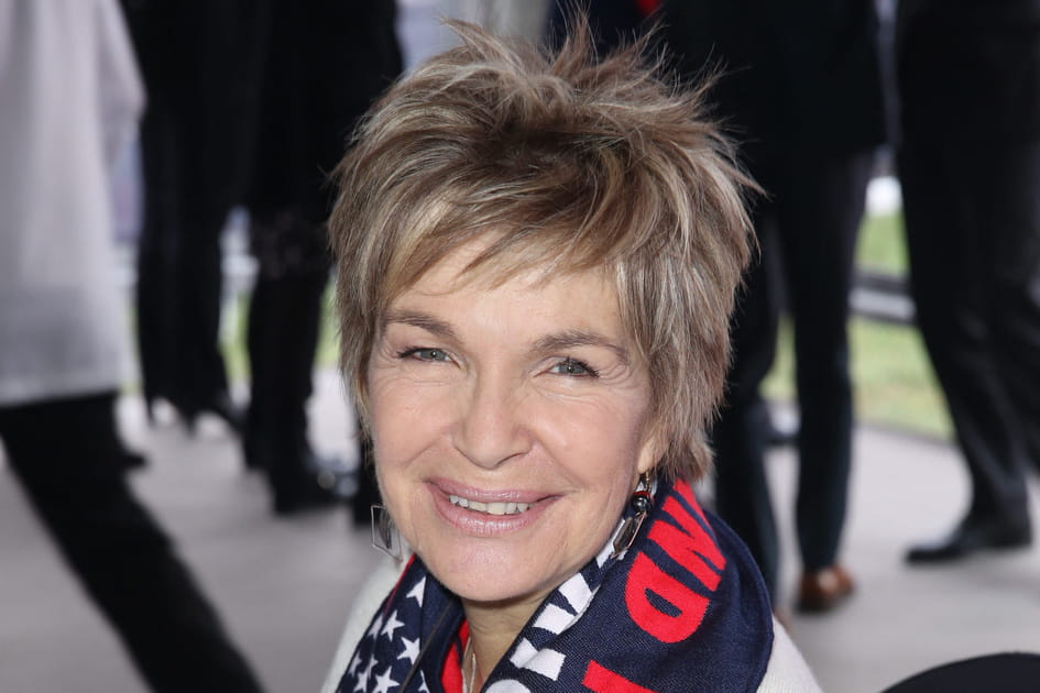 V&eacute;ronique Jannot, cette coupe de cheveux rajeunissante qui lui donne 10&nbsp;ans de moins