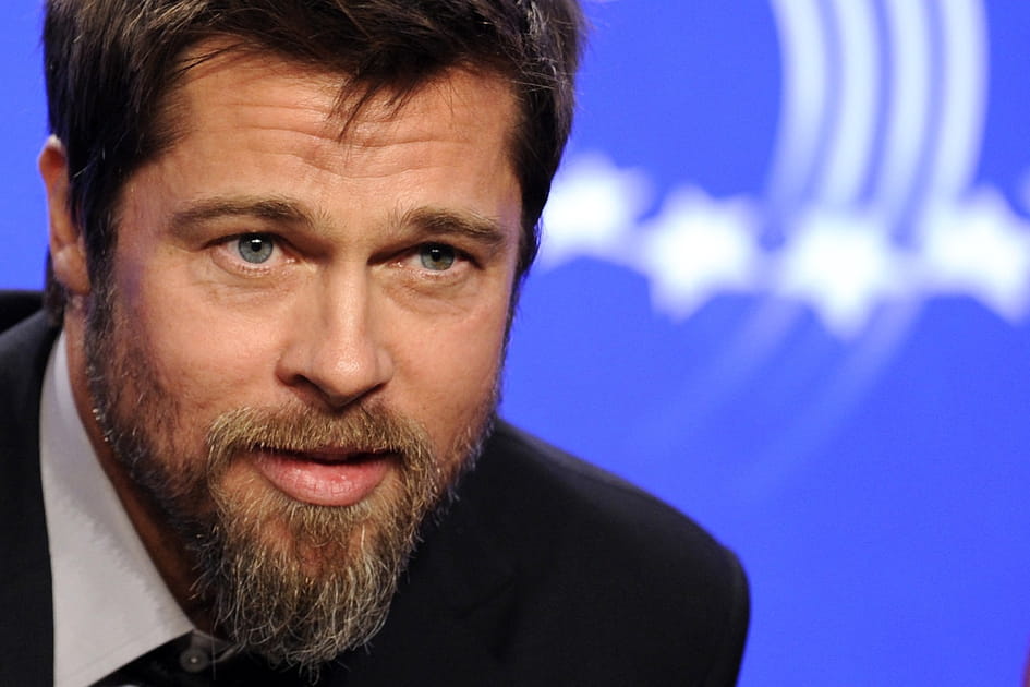 Les yeux bleus per&ccedil;ants de Brad Pitt