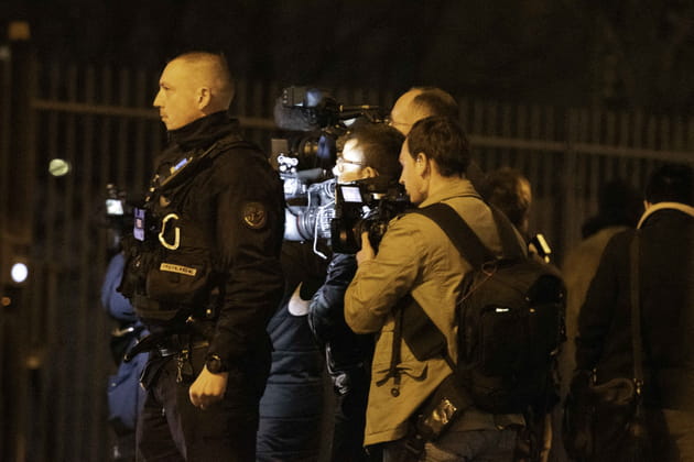 Policiers et journalistes attendent Pierre Palmade au tribunal de Melun
