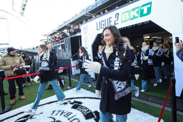 Miss Lorraine (Camille L'Etang) arrive au stade &agrave; Amiens