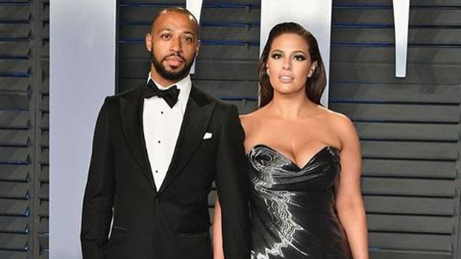 Ashley Graham et Justin Ervin à la soirée Vanity Fair Oscar à Los Angeles, 4 mars 2018