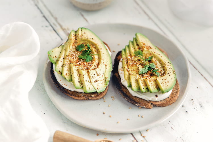 How to make Avocado cream cheese toast