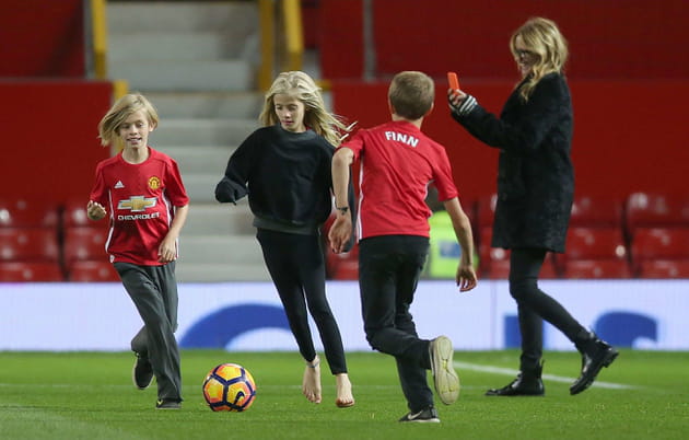Partie de foot en famille