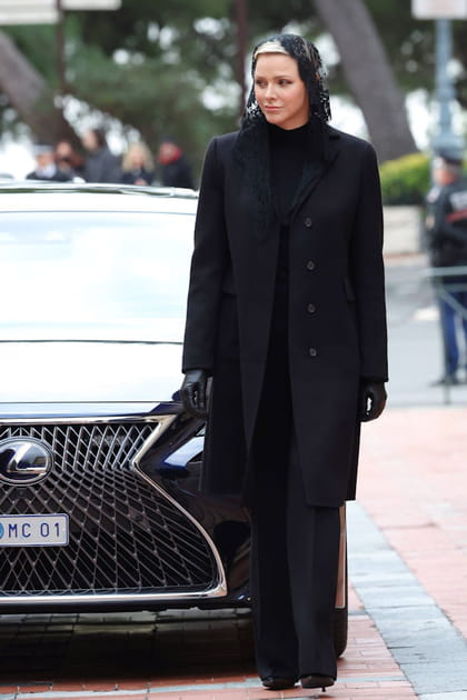 Charlène de Monaco en total look noir
