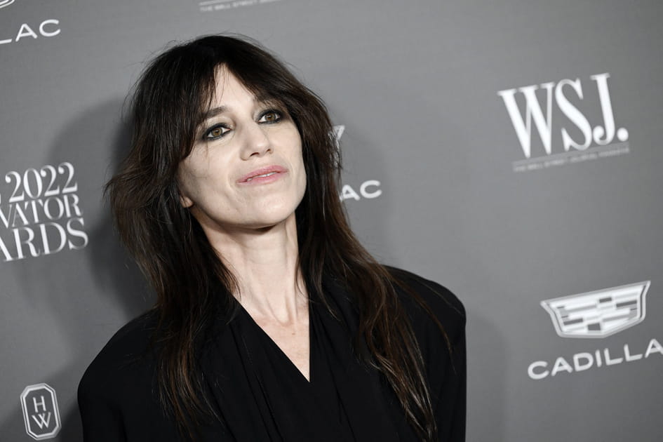 La longue frange rideau de Charlotte Gainsbourg