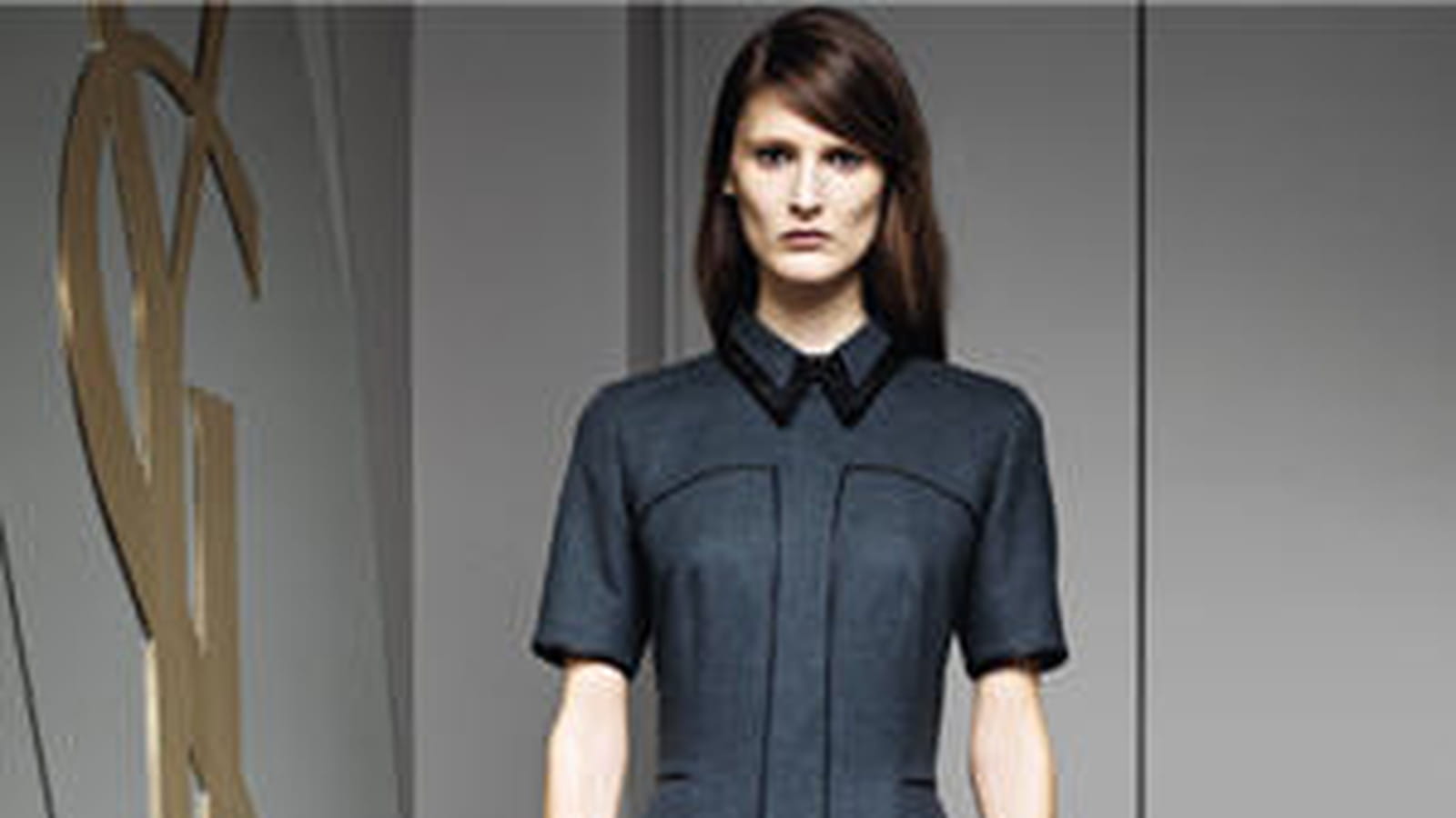 La robe en flanelle et cuir d'Yves Saint Laurent