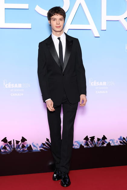 Paul Kircher en smoking noir Celine