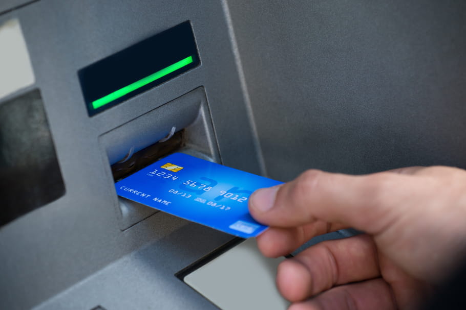 Ils séquestraient des femmes pour leur voler leur carte bancaire