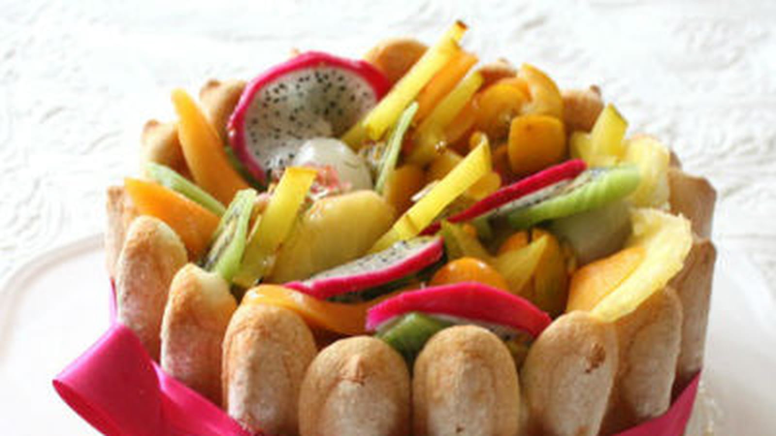 Charlotte aux fruits exotiques
