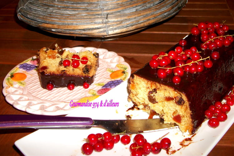 Cake Gourmand Aux Fruits Secs Avec Ganache Au Chocolat