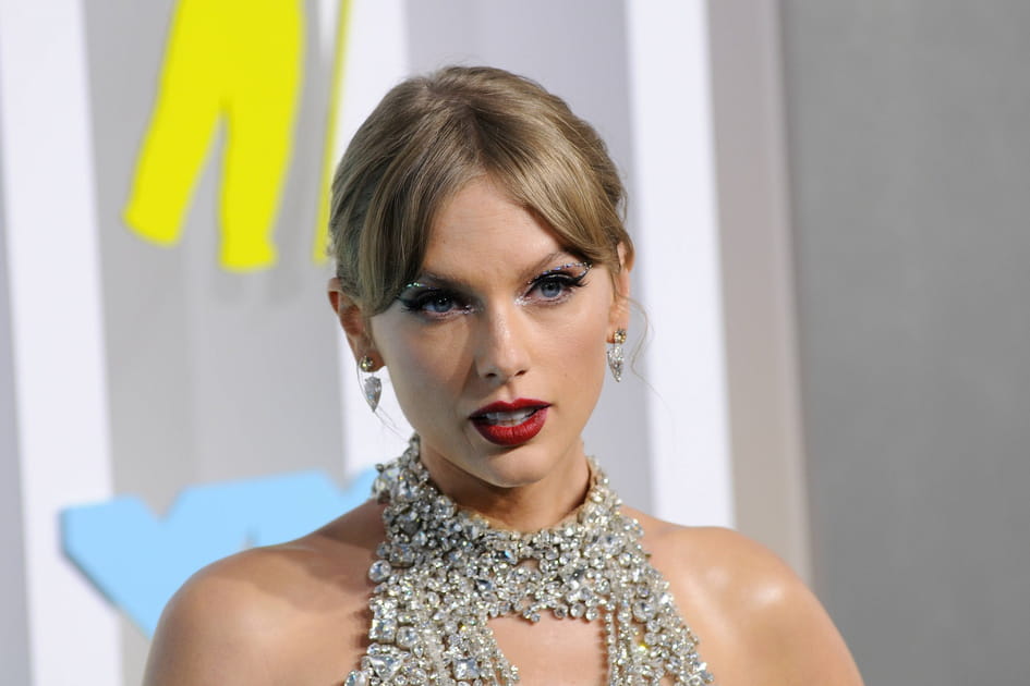 Le maquillage &agrave; strass de Taylor Swift