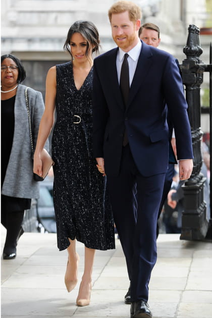 Meghan&nbsp;Markle en robe midi &agrave; imprim&eacute;