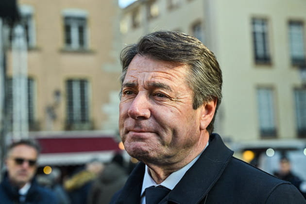 Christian Estrosi, boulevers&eacute; aux obs&egrave;ques de G&eacute;rard Collomb