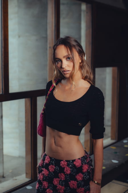 Lily-Rose-Depp-défilé-croisière-Chanel-maquillage-coiffure