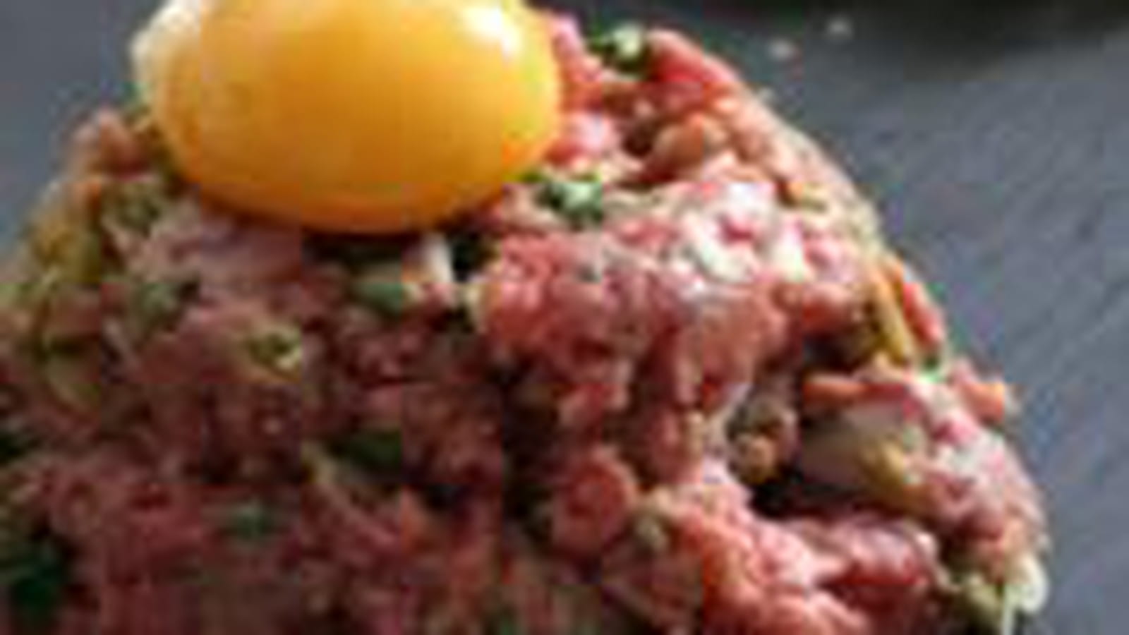 Tartare de Boeuf et pommes de terre sautées