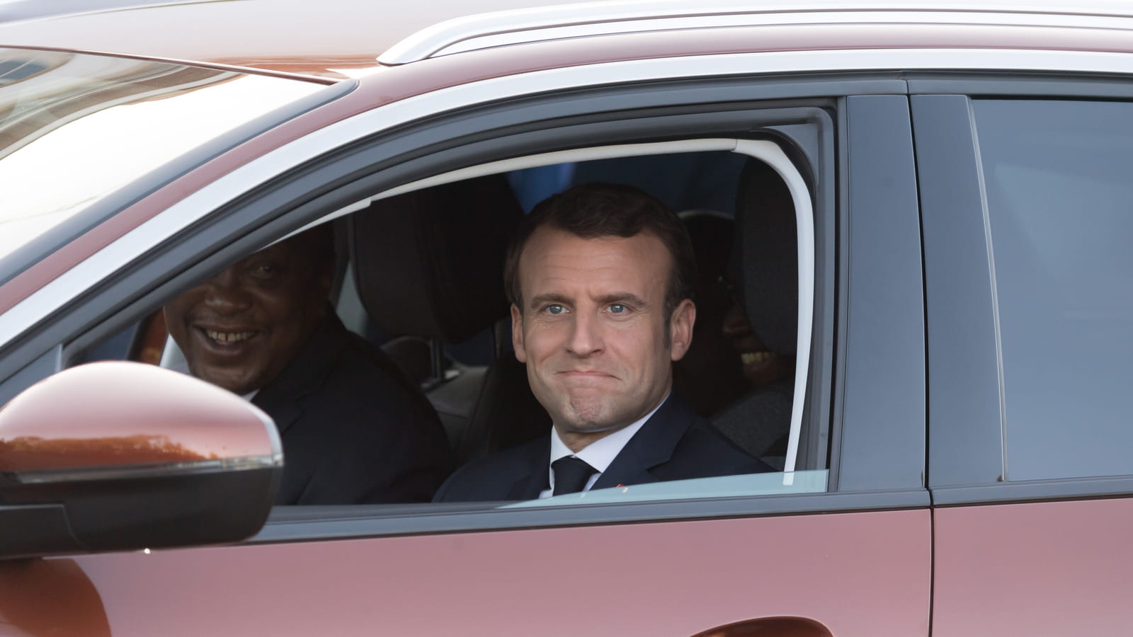 Emmanuel Macron et le Président kényan Uhuru Kenyatta