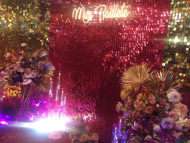 Un mur paillet&eacute; pour en mettre plein la vue