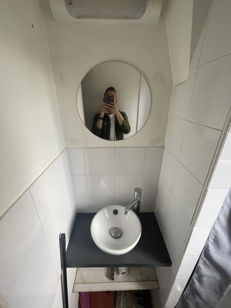 Avant&nbsp;: une salle d'eau en piteux &eacute;tat