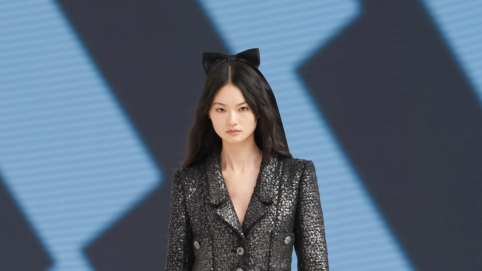 Look 3