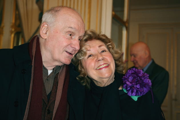 Suzy Delair et l'acteur Michel Bouquet lors de la remise de la L&eacute;gion d'honneur