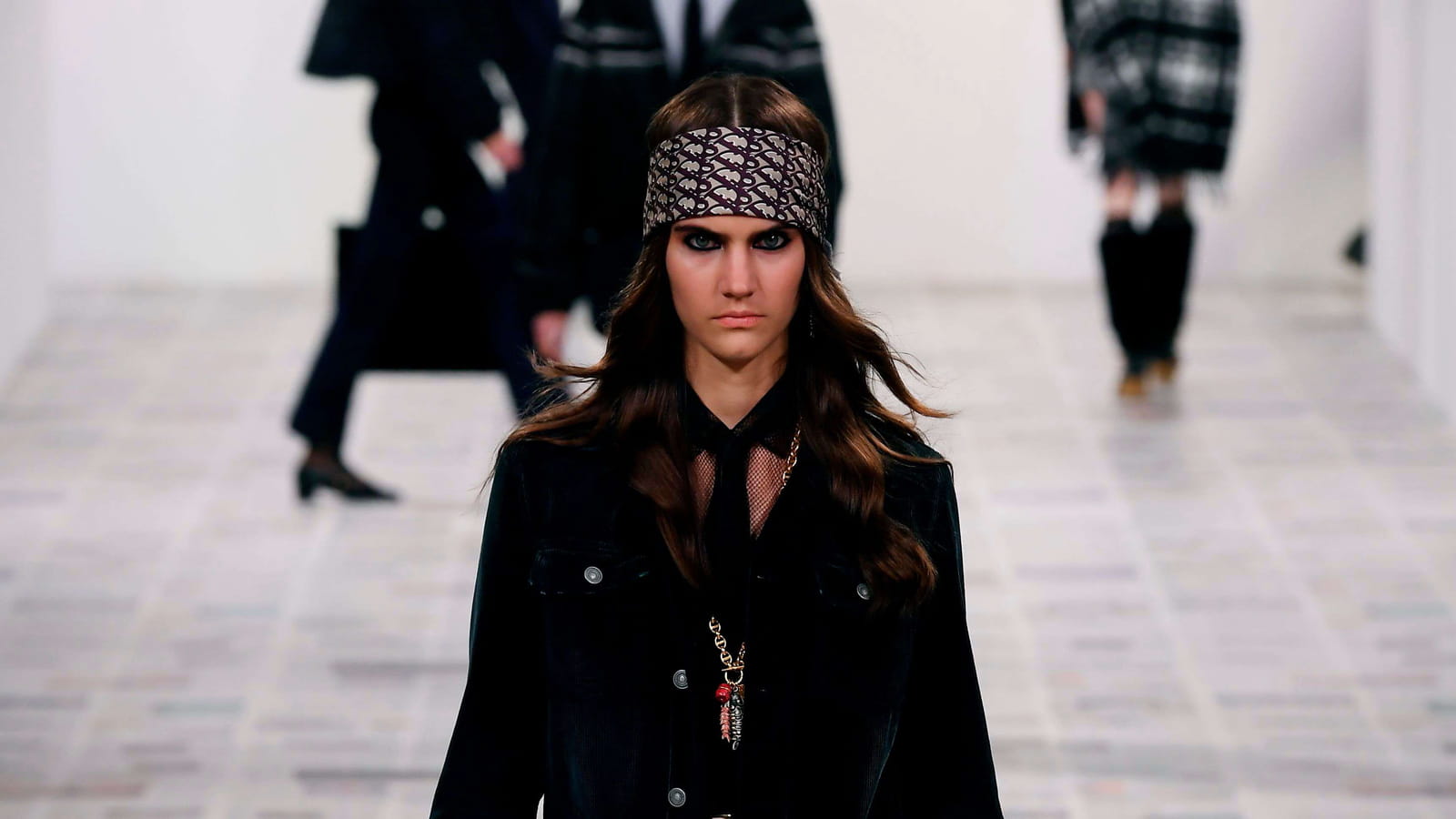 Look 60