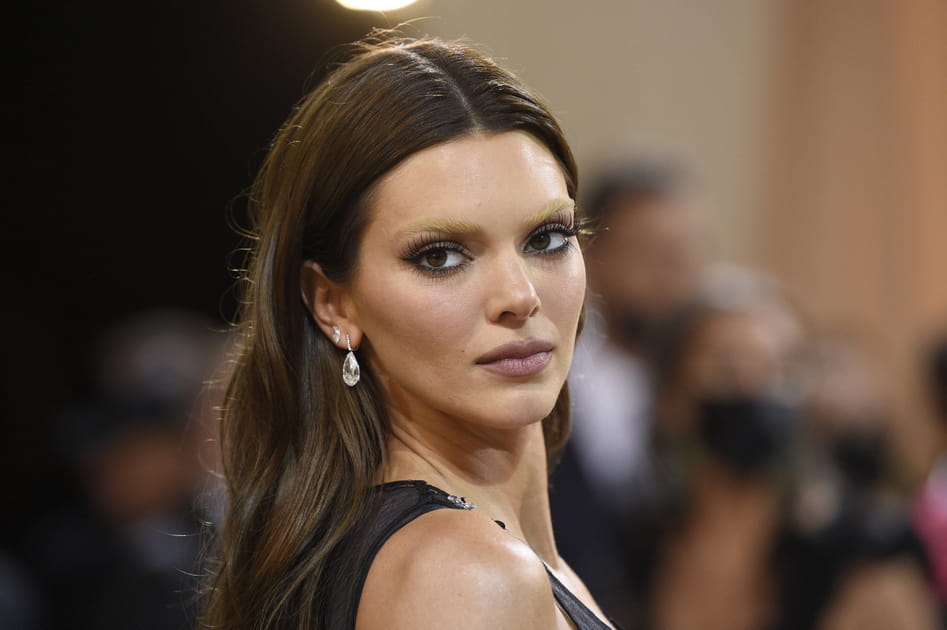 Les sourcils blonds de Kendall Jenner
