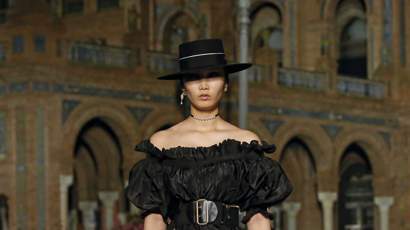 Look 39
