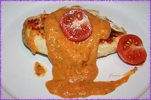 Poulet aux tomates cerises rôties et sauce basilic