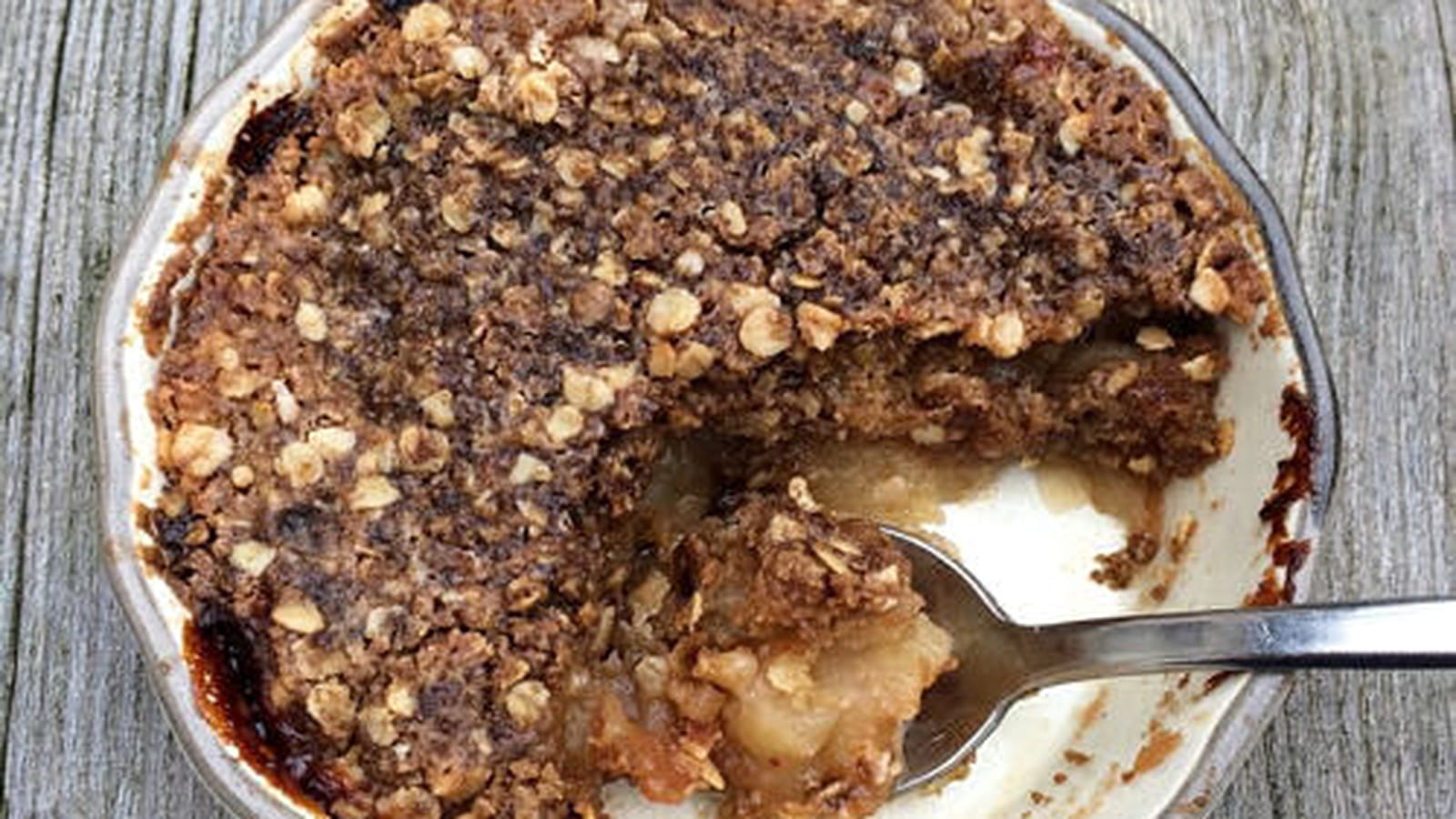Crumble de flocons d'avoine aux pommes et sirop d'érable