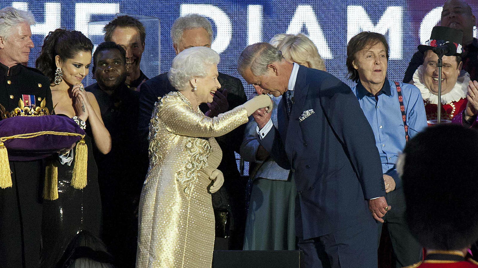 Baisemain royal