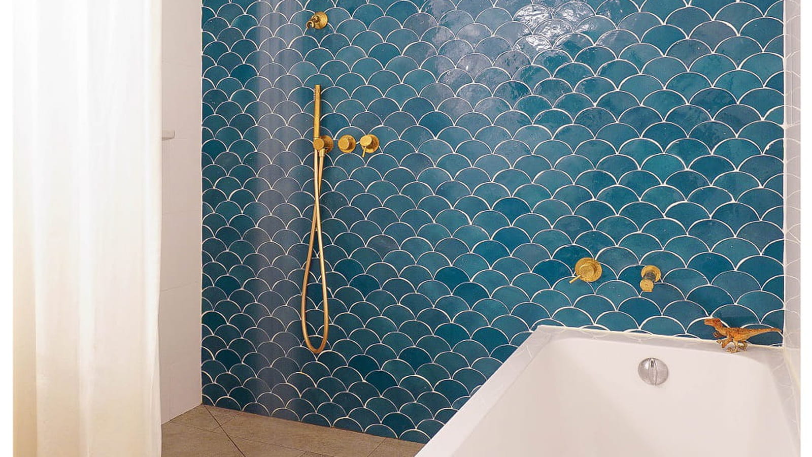 Carrelage écailles bleues