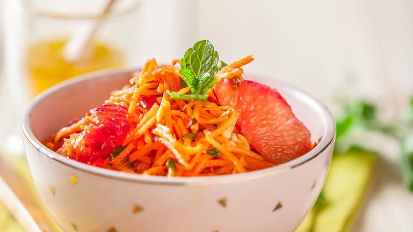 Salade de carottes râpées aux agrumes et noisettes