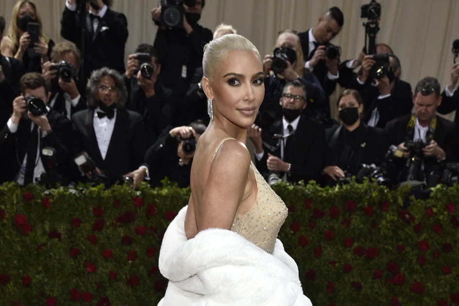 Le chignon blond de Kim Kardashian