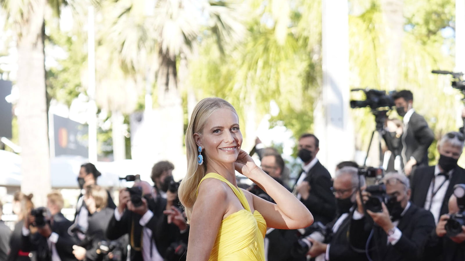 Poppy Delevingne 