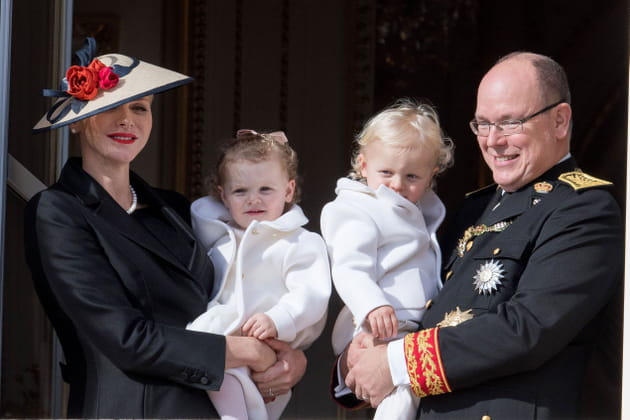 Albert et Charlène de Monaco ont fait prendre l'air à leurs jumeaux