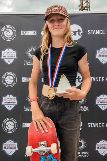 La skateuse Louise-A&iuml;na Taboulet