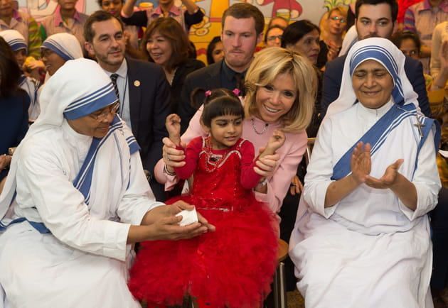 Brigitte Macron en visite dans un orphelinat M&egrave;re Teresa