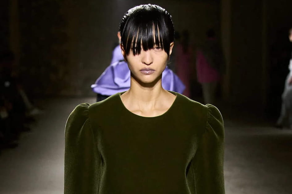 La frange asym&eacute;trique de Dries Van Noten