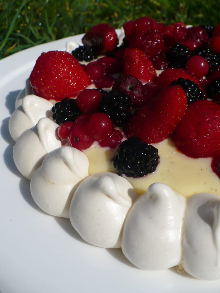 Recette de Meringue aux fruits rouges et à la crème pâtissière