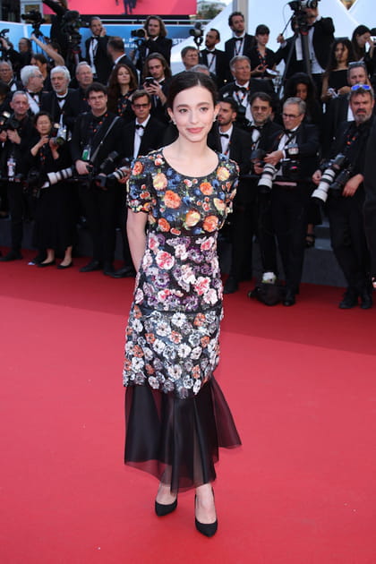 Mikey Madison en robe à fleurs Chanel