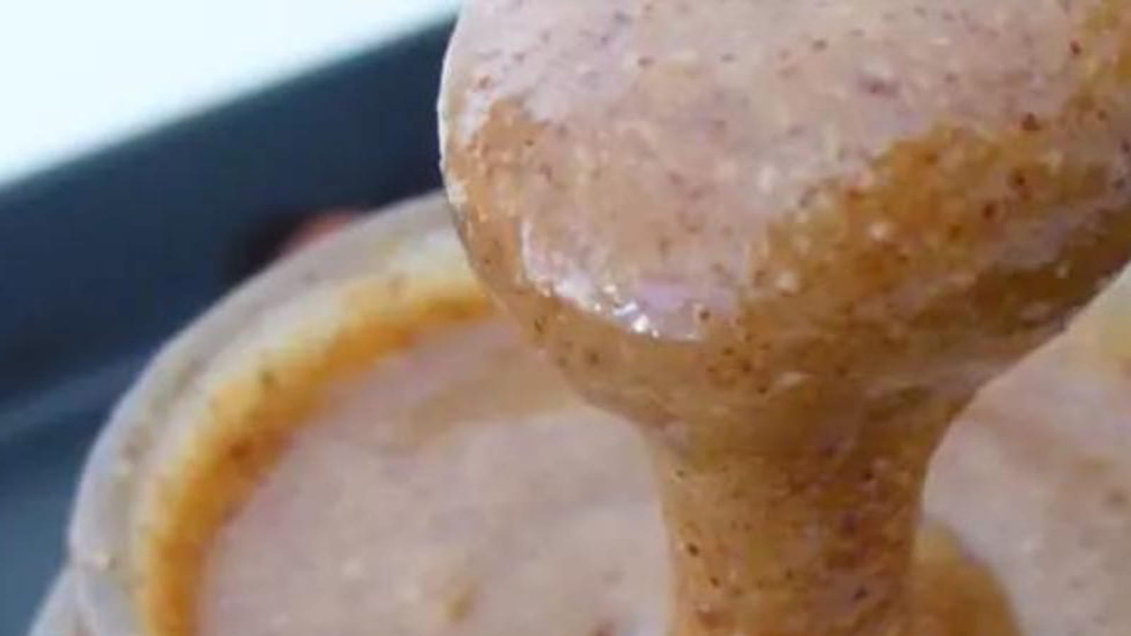 Pâte à tartiner maison aux noisettes et au miel
