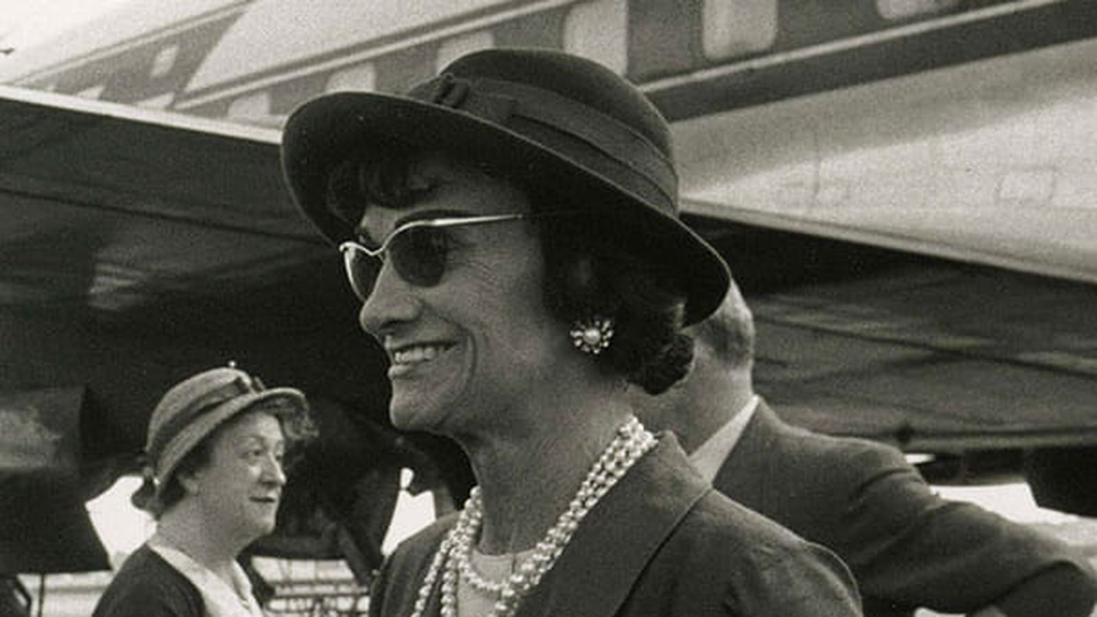 Retour sur l'allure de Coco Chanel, icône de l'élégance à la française