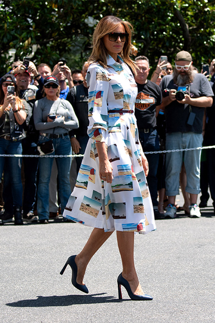 Melania Trump en robe imprim&eacute;e
