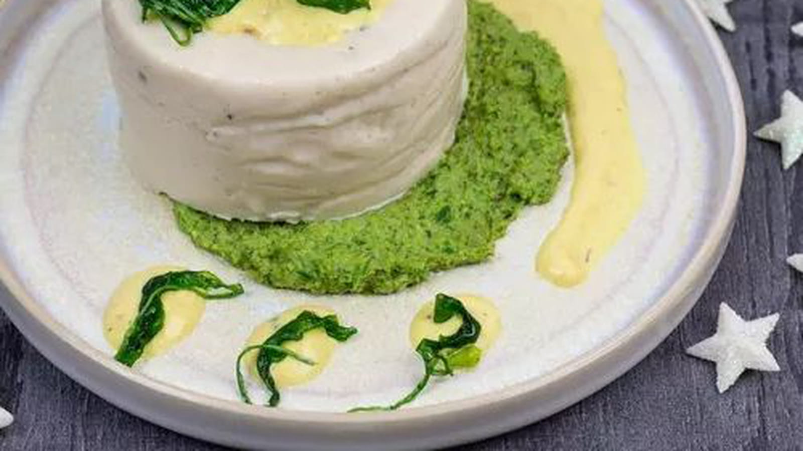 Panna cotta de chou fleur sur pesto de roquette et crème safranée
