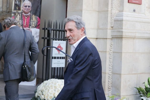 Obsèques de Philippe Labro : Jean-Jacques Bourdin, devant l'église