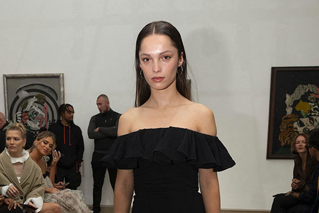 Lola Le Lann au défilé Giambattista Valli